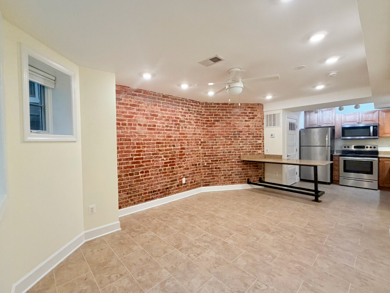 Building Photo - 1833 Lamont St NW