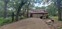 Building Photo - 1815 Greenwood Dr