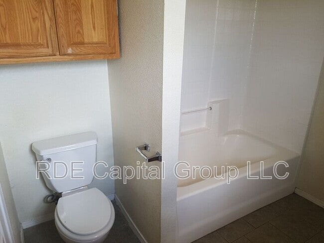 Building Photo - 311 S Blue Jay Ct