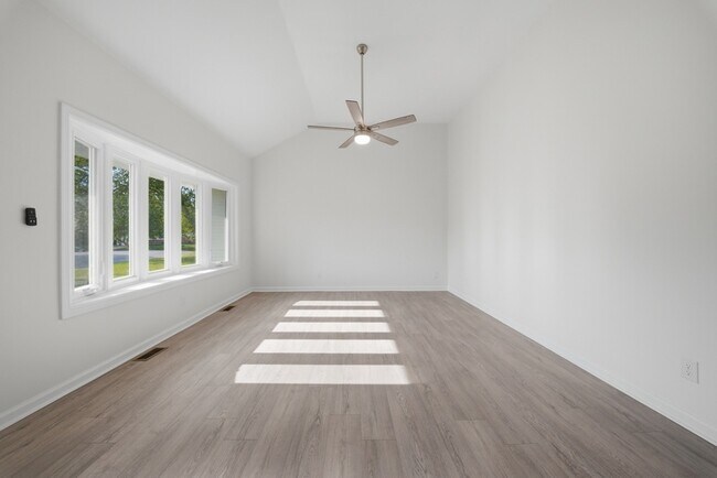 Building Photo - 313 Beacon Hill Ct