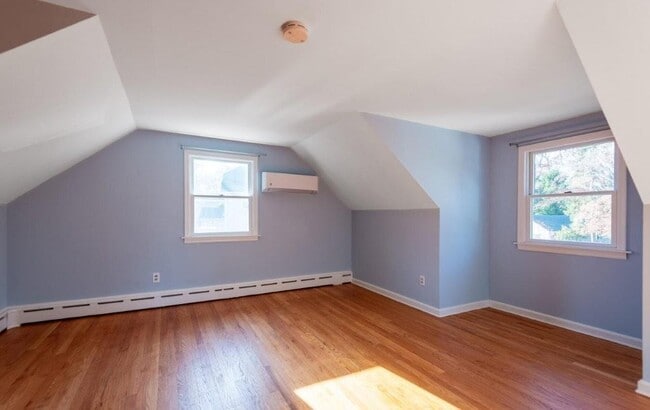 Building Photo - 20 Grove Pl