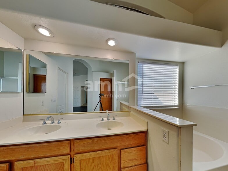 Building Photo - 17112 N Melissa Ln