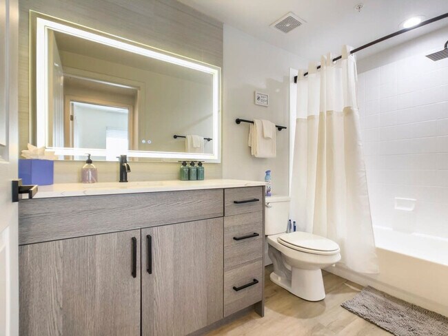 Building Photo - 14201 N 70th Way