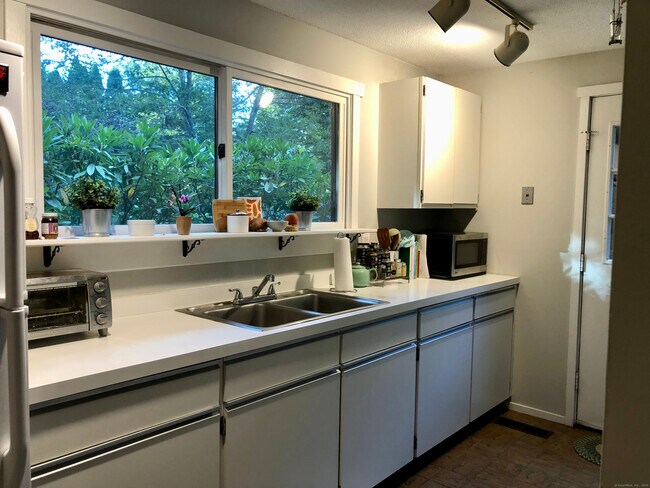 Building Photo - 26 Gray Pine Common