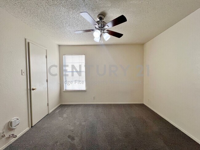 Building Photo - LAST 2 MONTHS RENT FREE!!! Great 2-Story 2/2.5 Condo Close to UNT For Rent!