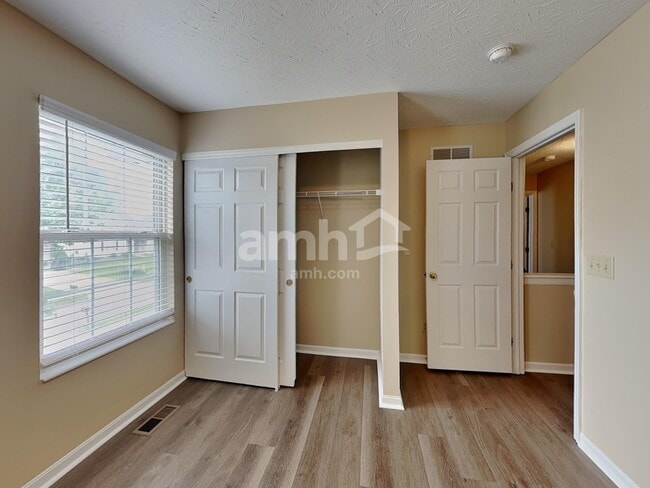 Building Photo - 6297 Satin Wood Dr