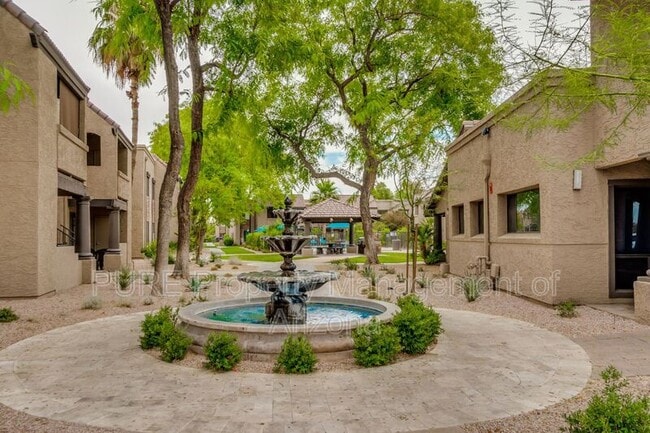 Building Photo - 5995 N 78th St