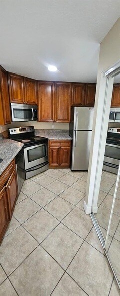 Building Photo - 4915 Springfield St