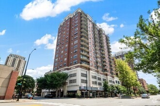 Building Photo - 5 E 14th Pl