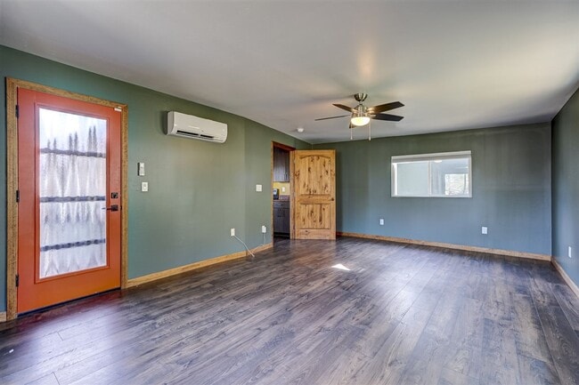 Building Photo - Newly Remodeled 2 Bed, 1 Bath + a Den  Home at The Base of Thumb Butte!