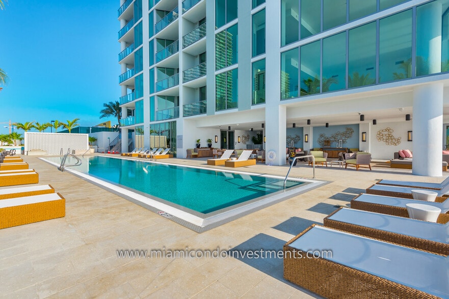 Sixth-floor lap pool - 2900 NE 7th Ave