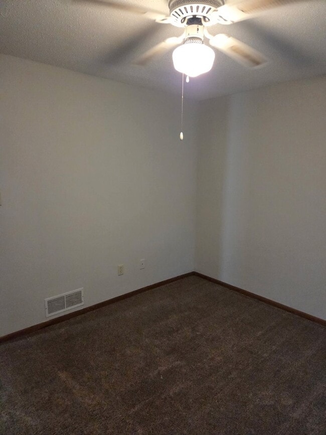 Building Photo - 315 N 1st St