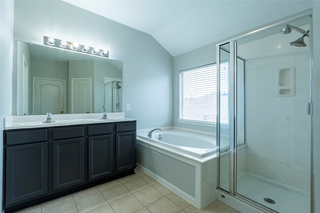 Building Photo - 20122 Sunflower Chase Dr