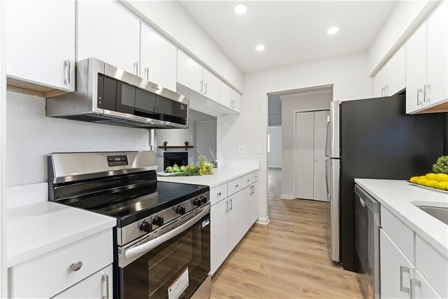 Building Photo - 56 Finch Trail NE