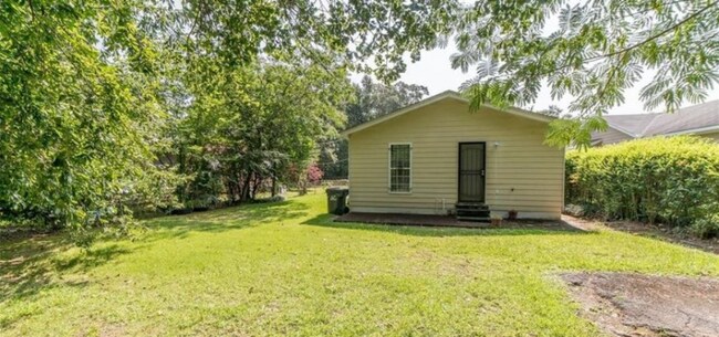 Building Photo - 1313 18th Ave