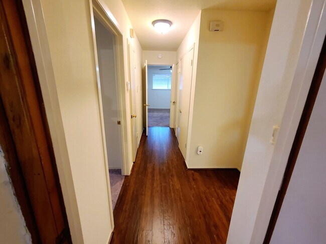 Building Photo - 2 Bed, 2 Bath Duplex near White Rock Lake!