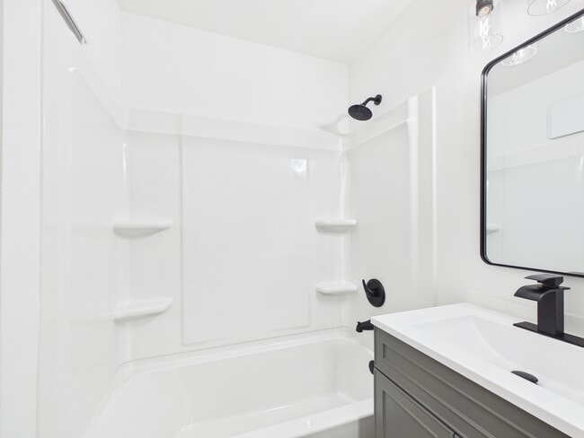 Building Photo - 926 Gilmore St