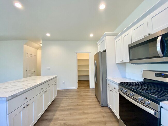 Building Photo - Beautiful, Newly-Built Home with Office