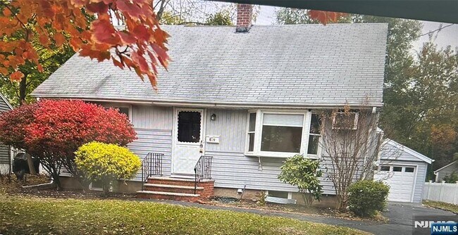 Primary Photo - 679 Midwood Rd