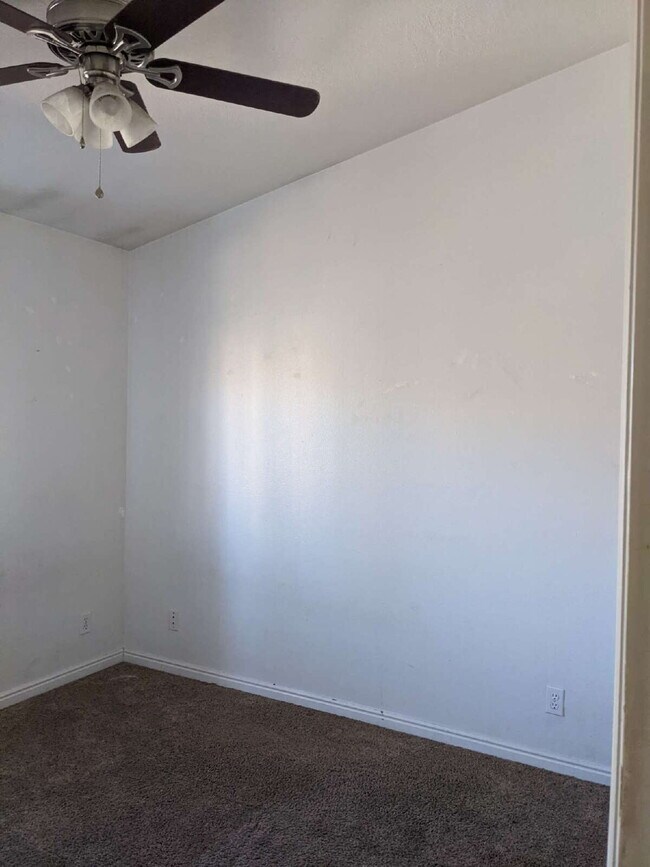 Building Photo - 3-Bed Townhouse in Saint George with Spacious 1400 Sq Ft Layout "
