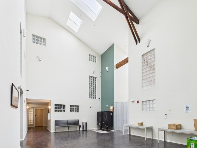 Building Photo - 3116 Adeline St