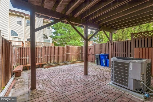 Building Photo - 13401 Silver Moon Way
