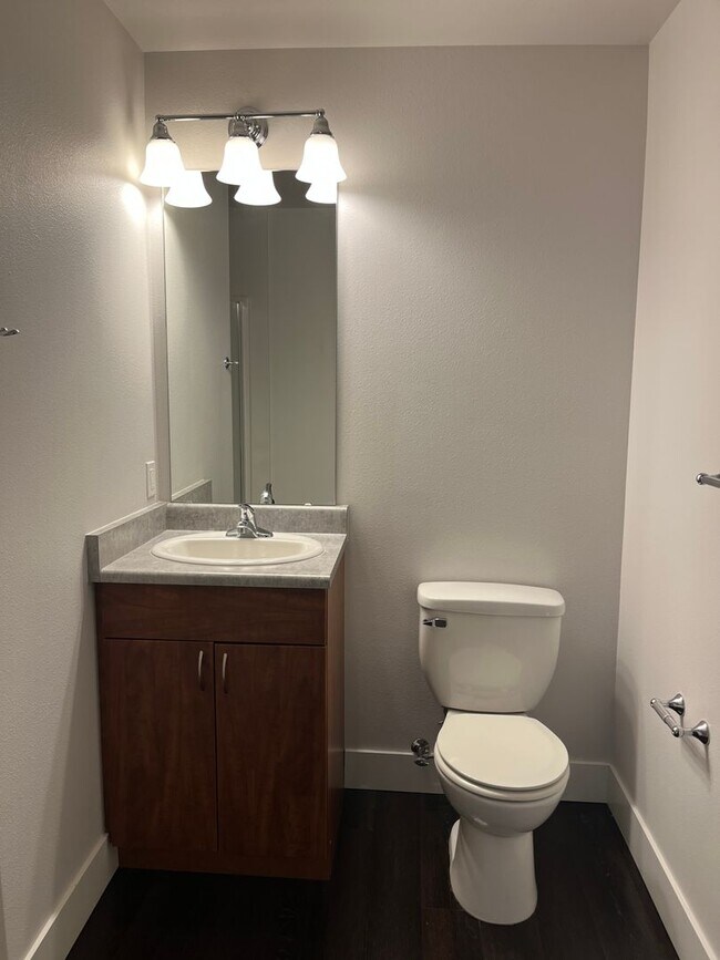 Building Photo - Yesler Place | Top Floor 0BD/1BA New Floor...