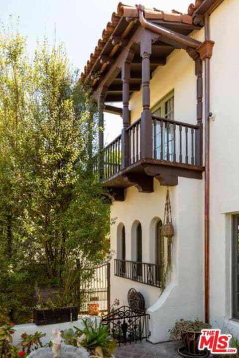 Building Photo - 4918 Angeles Vista Blvd
