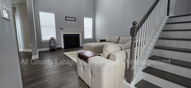 Building Photo - 4413 Stole Rd