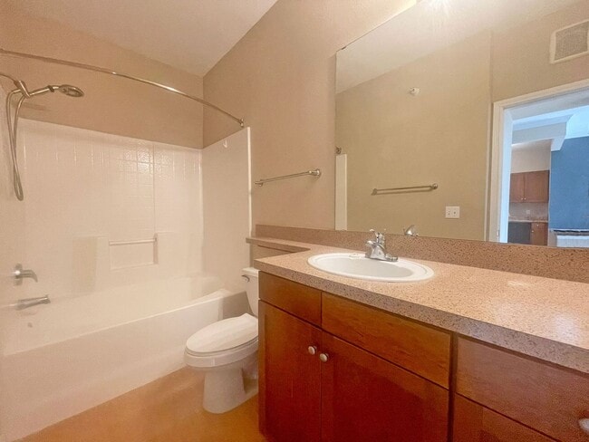 Building Photo - Sparkling Condo in Southwest Station with ...