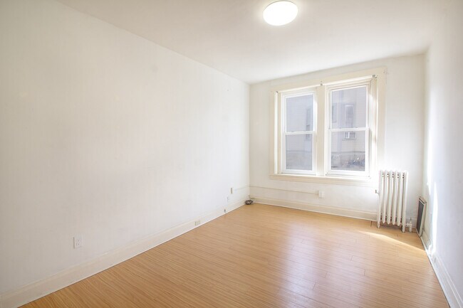 Building Photo - 423 Biddle Ave