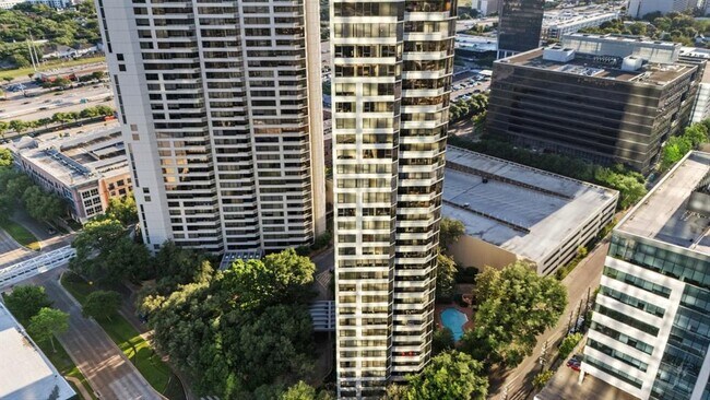 Building Photo - 15 Greenway Plz