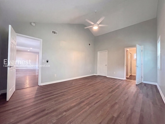 Building Photo - 1345 Twin Oaks Cir SE