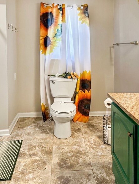 Building Photo - 6636 Isle of Skye Dr