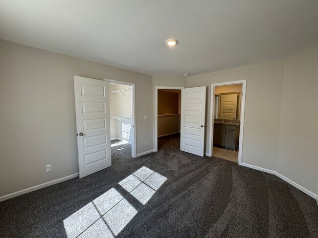 Building Photo - 207 Mountaindale Dr
