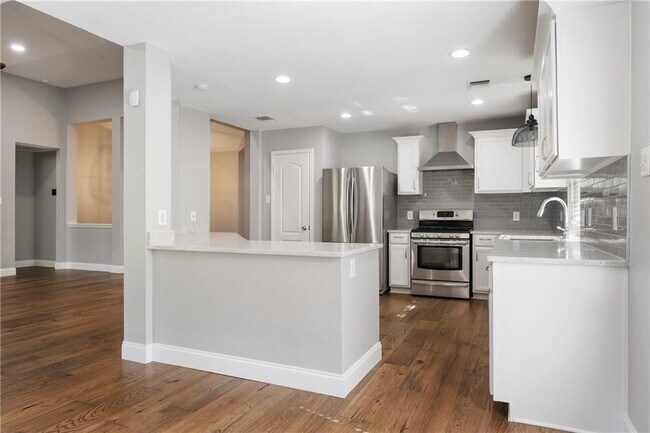 Building Photo - 1804 Camas Dr
