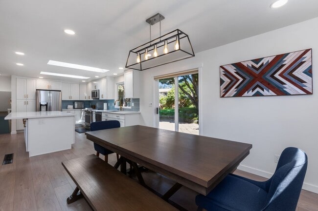 Building Photo - Beautiful 4 Bedroom Home in Richmond