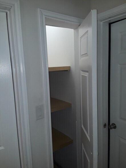 Building Photo - 7832 Elvera St