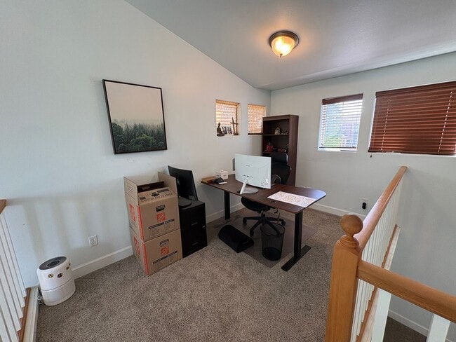 Building Photo - 1326 SW Rimrock Way