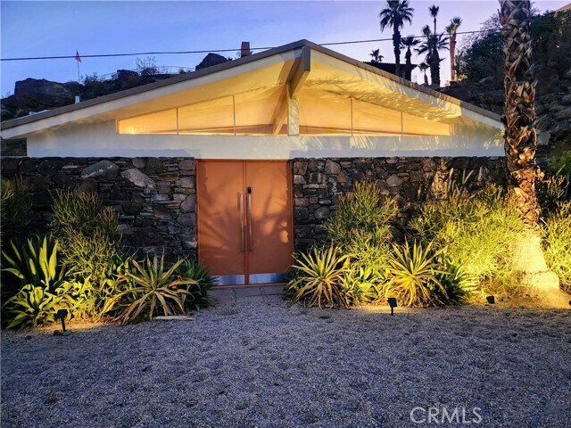 Building Photo - 2499 S Palm Canyon Dr