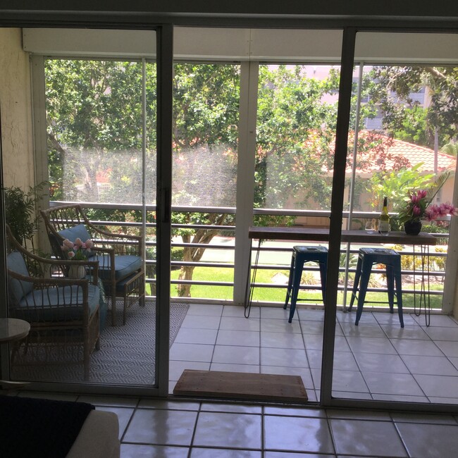 Screened in porch - 1541 S Ocean Blvd