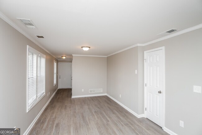 Building Photo - 4982 Shallow Ridge Rd NE