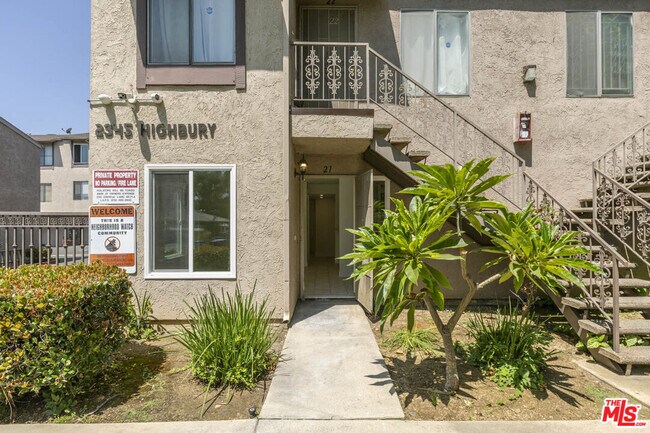 Building Photo - 2345 Highbury Ave