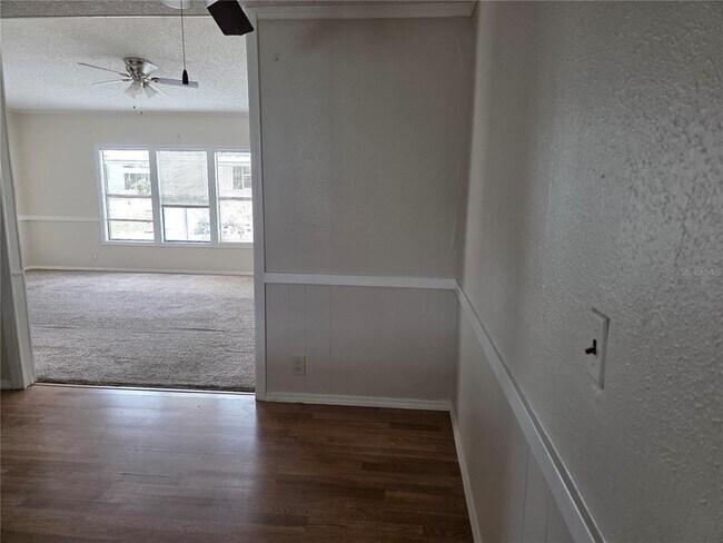 Building Photo - 9919 Scepter Ave