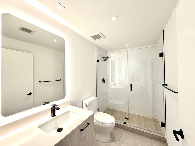 Building Photo - 107 NW 32nd St