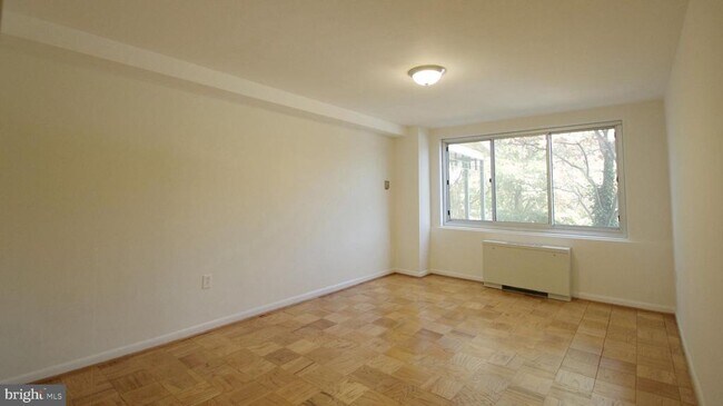 Building Photo - 10201 Grosvenor Pl
