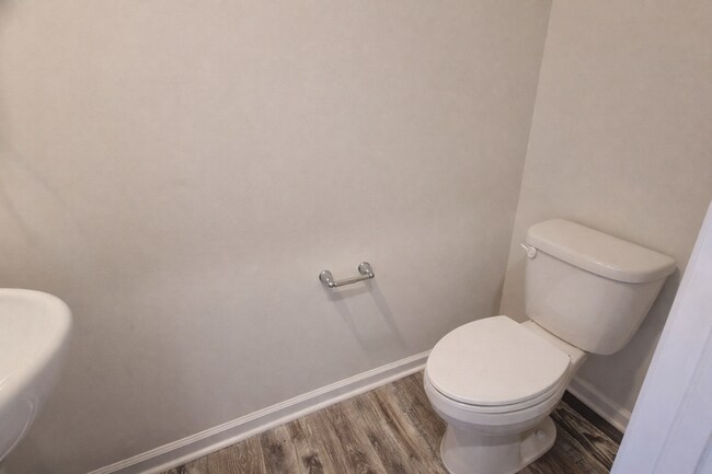 Building Photo - FIRST MONTH FREE - 3BR Townhome • Full Kitchen • Garage + Driveway