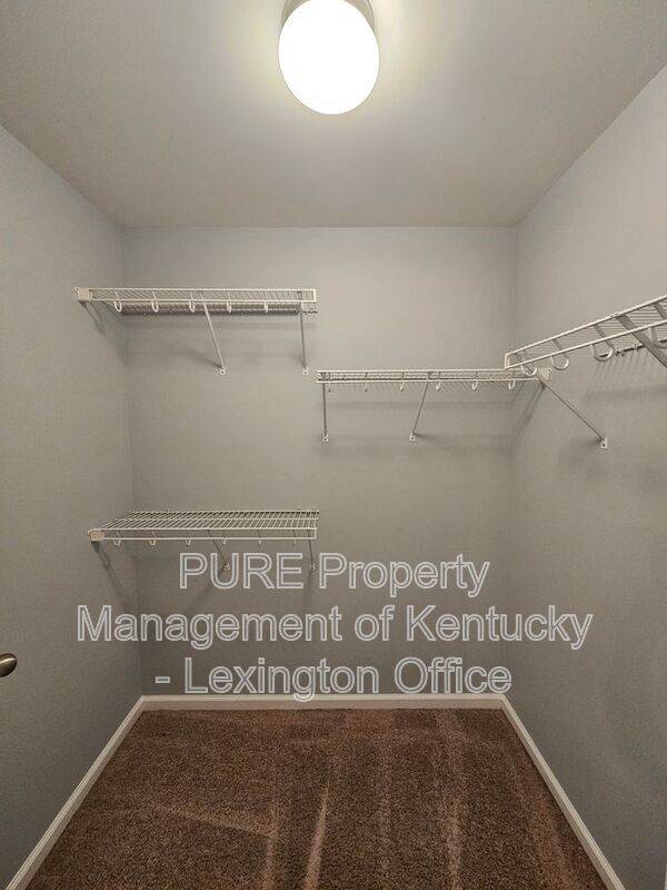 Building Photo - 688 Estrella Dr