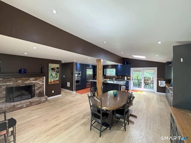 Building Photo - 7 Joanne Ln