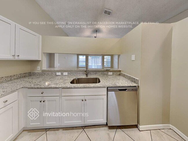 Building Photo - 16015 Buxley Ct